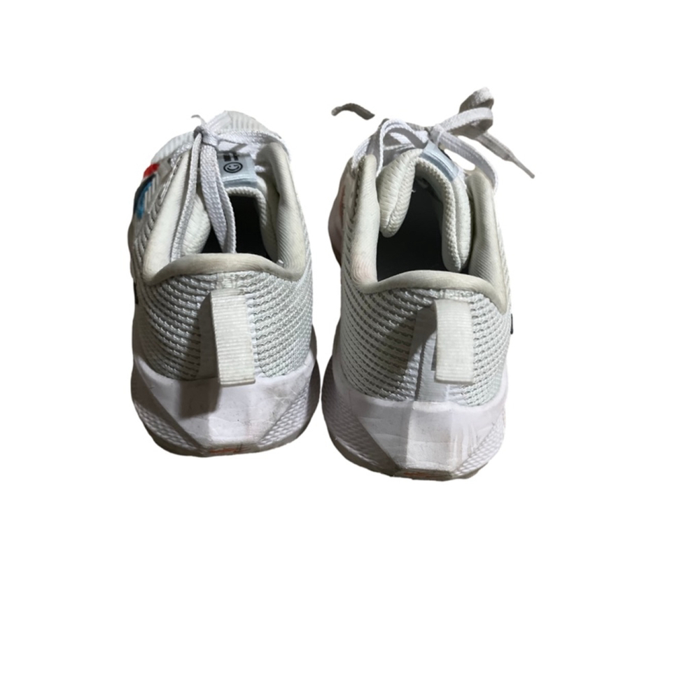 EUC Nike Pegasus 40 Running Shoes, Size 7Y/8.5 W, White - Picture 4 of 9